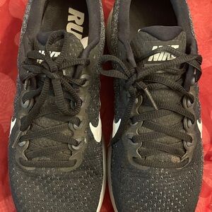 Nike Men's Black Athletic Shoes